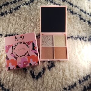*New*Kinder Glow Highlighter Palette